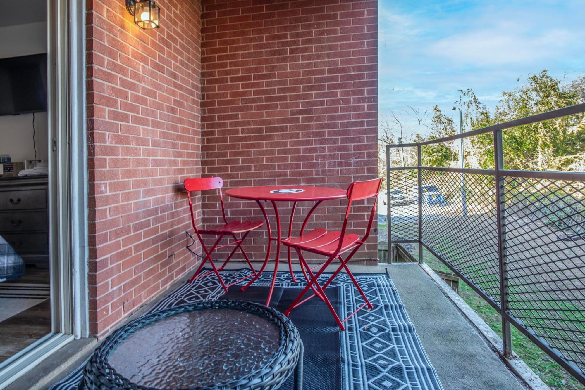 Classic City Getaway - 1 Mile Walk To Sanford Stadium! Athens Buitenkant foto